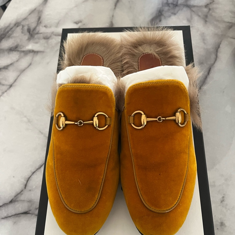 Gucci Ivory and Black Gift Box